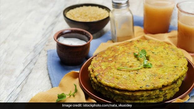 Oats and Besan Cheela Recipe (High Protein Spiced Crepes)