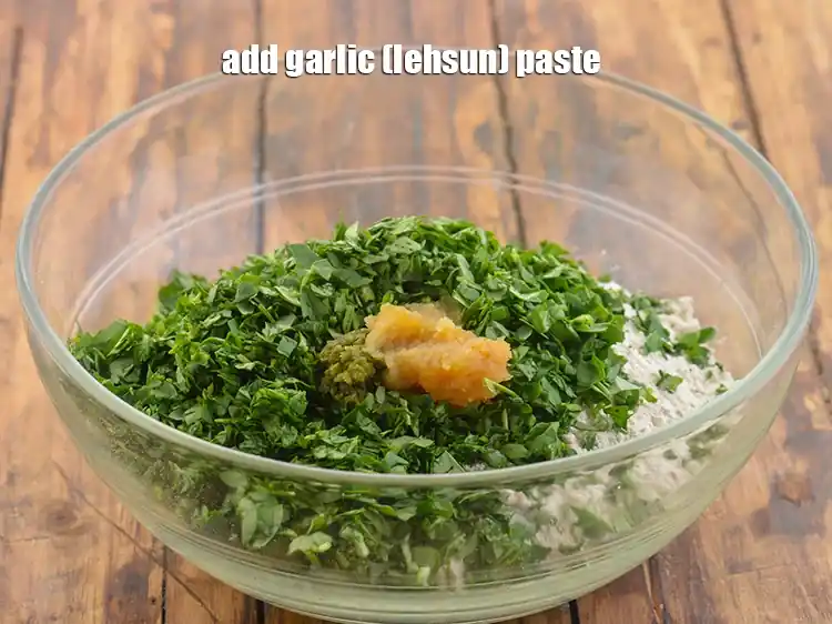 Carrot Methi Jowar Thepla Recipe