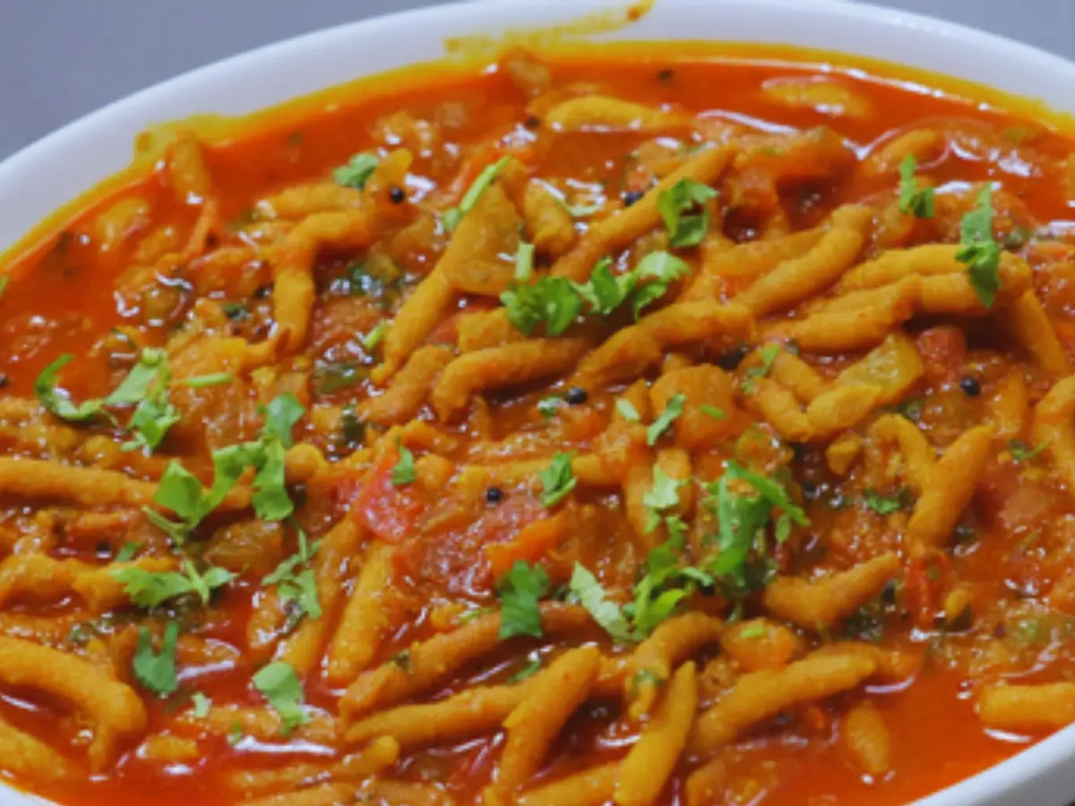 Rajasthani Sev Tamatar Ki Sabzi (Recipe In Hindi)
