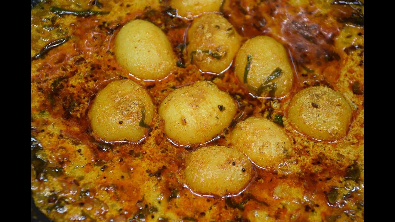 Dahi Wale Aloo Recipe (Indian Yogurt-based Potato Curry)