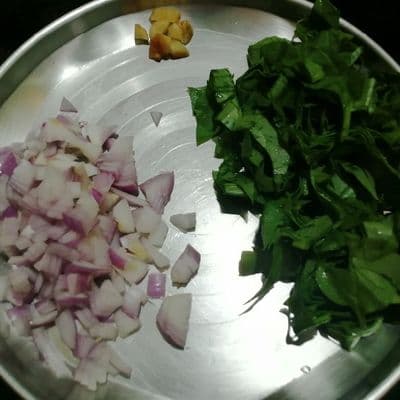 Spinach and Moong Dal Pakodas Recipe