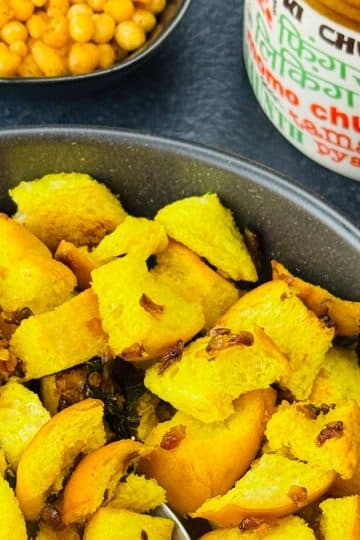 Konkani Style Kalwanche Tonak Recipe - Oyster Curry