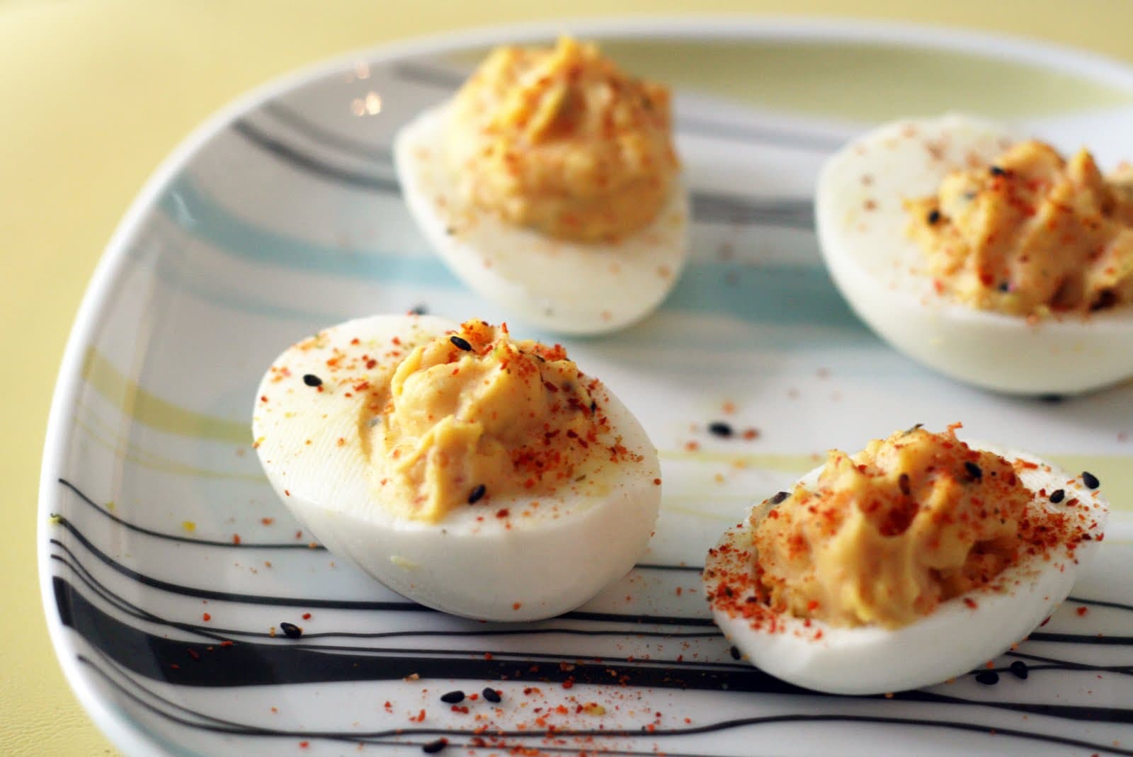 Sriracha Spiced Deviled Eggs Recipe