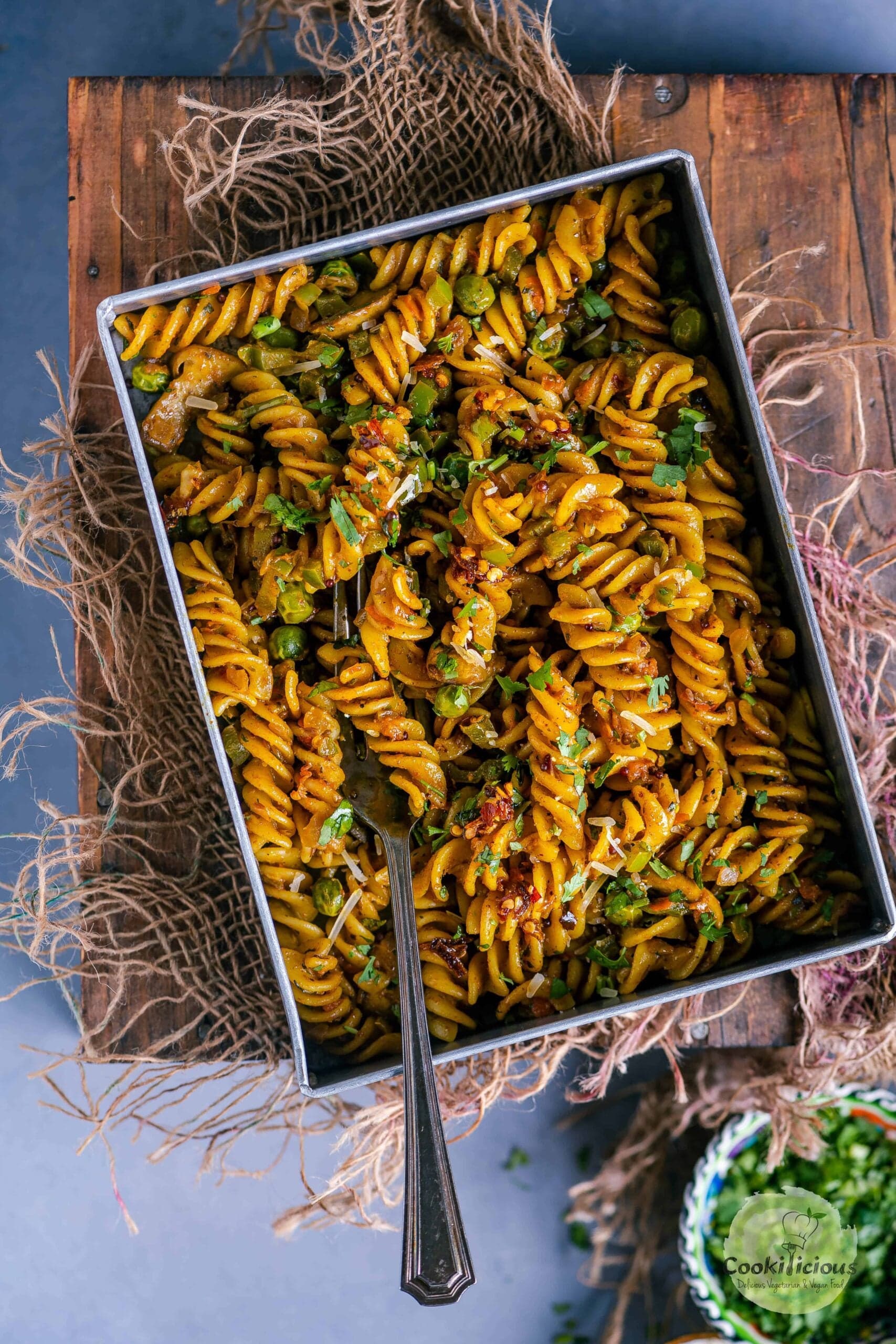 Pasta In Tomato Onion Chutney Recipe