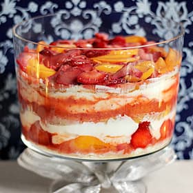 Quick & Easy Creamy Fruit Trifle Recipe