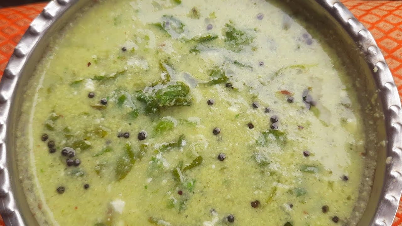 Harive Soppina Saaru Recipe (Karnataka Style Amaranth Leaves Cooked with Lentils)