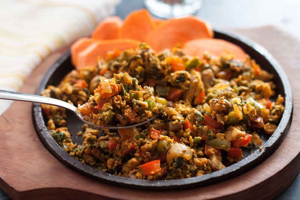 Garlic Chickpeas And Spinach Curry Recipe