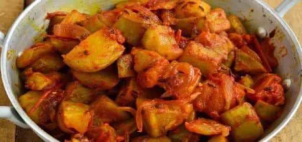 Karnataka Style Sorakkai Palya Recipe - Karnataka Style Bottle Gourd Sabzi