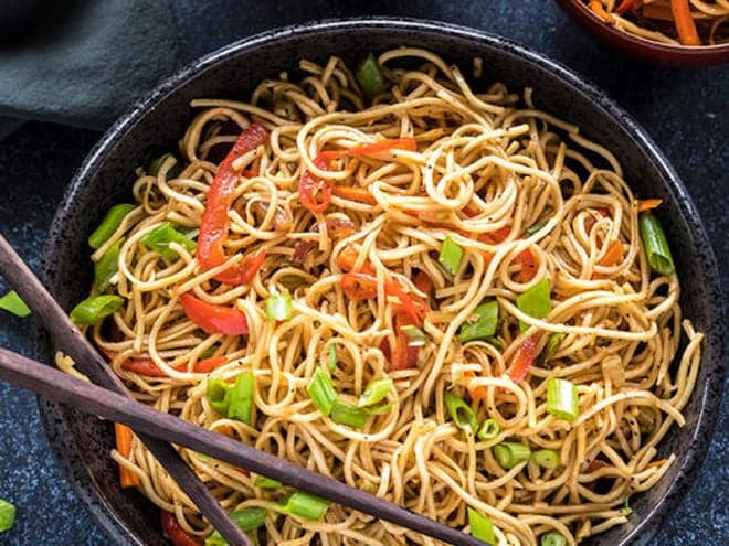 Indo Chinese Chicken Hakka Noodles Recipe