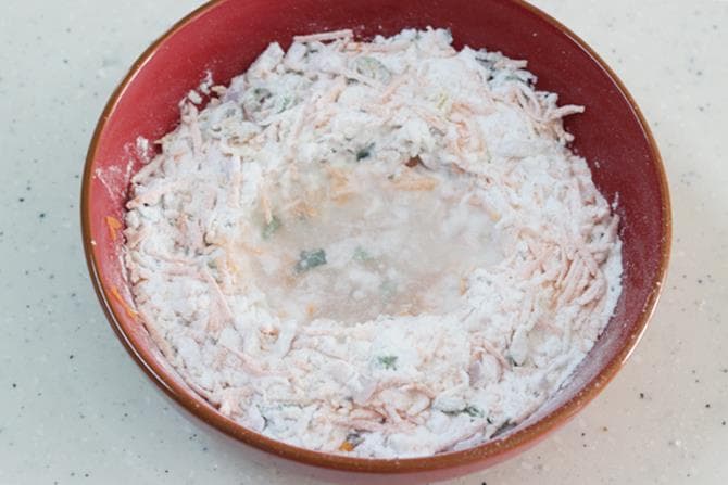 Karnataka Style Sabsige Soppu Akki Rotti (Dill leaves and flattened Rice Bread Recipe)