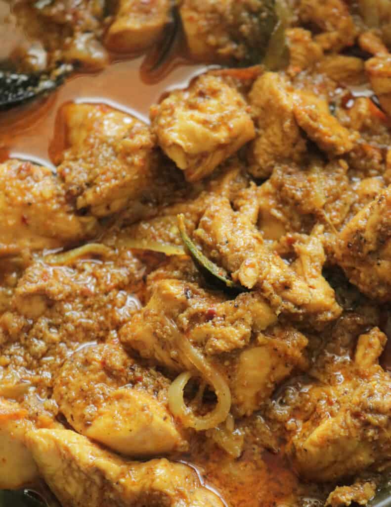 Chettinad Chicken Curry Recipe - Chettinad Chicken Surri