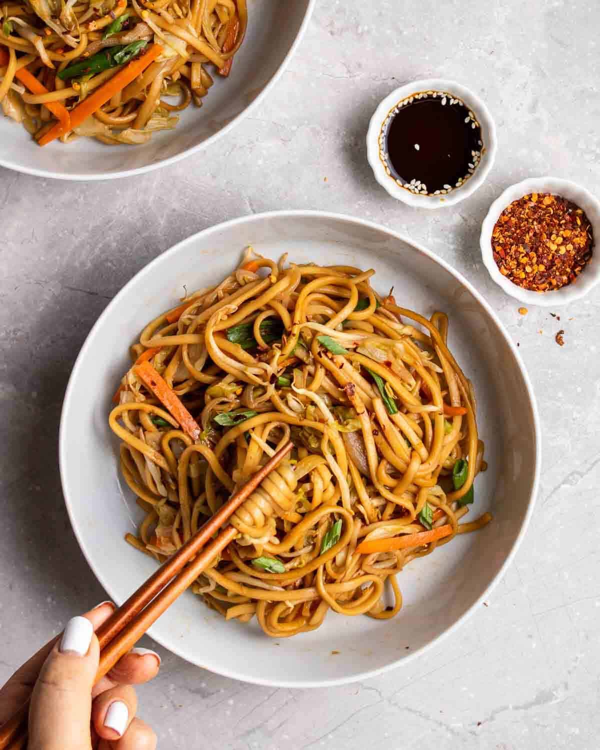 Chicken Mie Goreng Recipe - Noodles Tossed In Sriracha Sauce