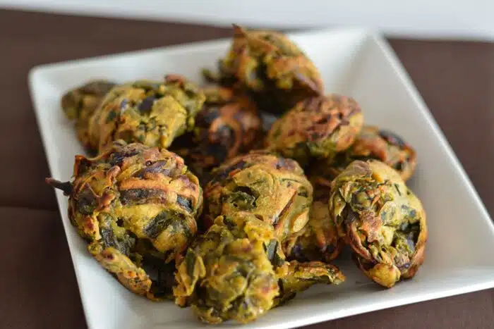 Palak Onion Kadhi Pakora Recipe