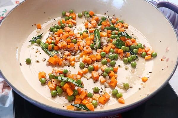 Tamil Nadu Style Kothamali Aval Upma Recipe - Coriander Poha Recipe